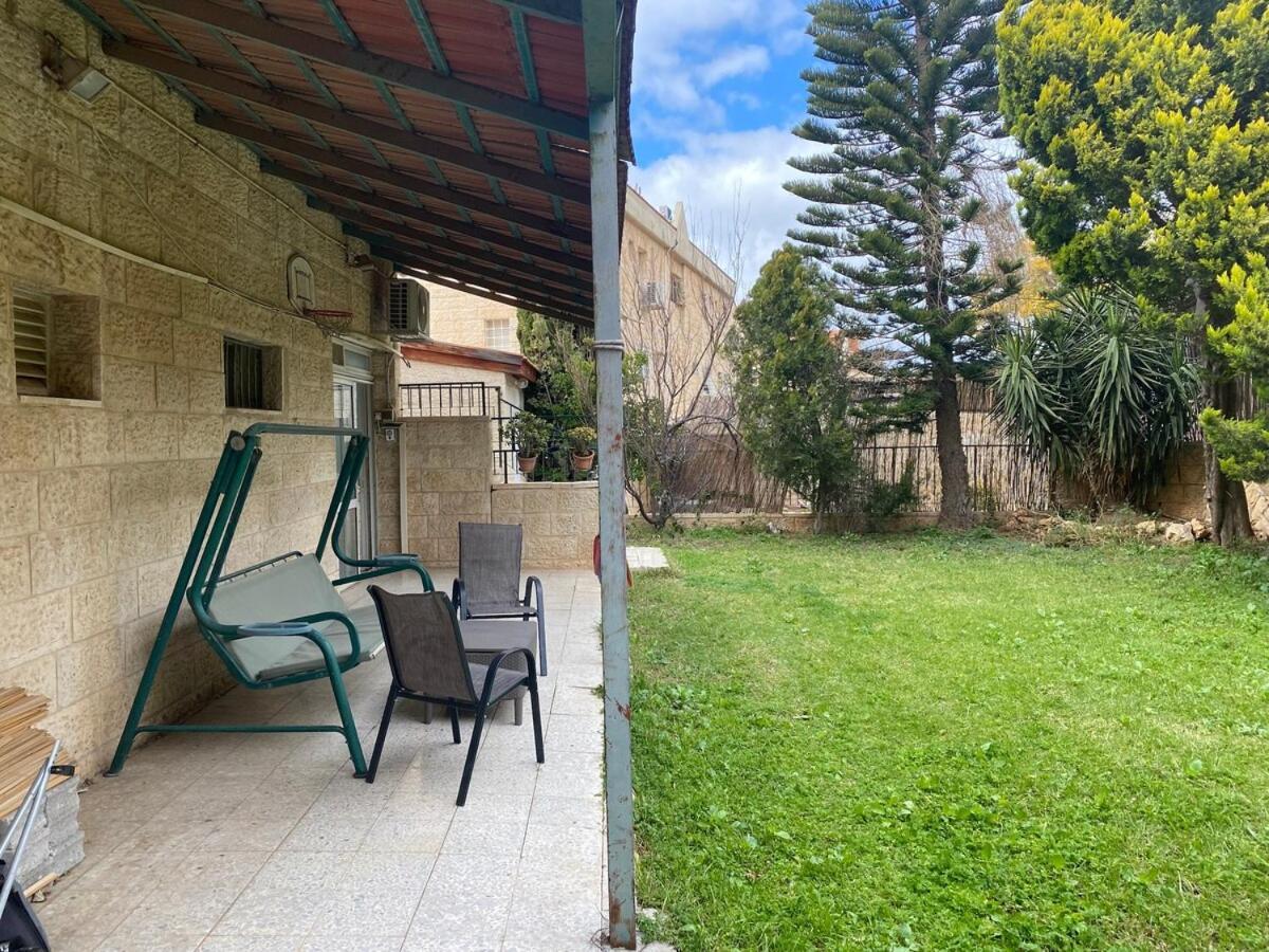 Apartmán דירת גן מרווחת במיקום מעולה עם נטפליקס חינמי Ma'ale Adumim Exteriér fotografie