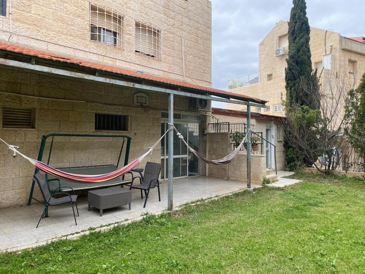 Apartmán דירת גן מרווחת במיקום מעולה עם נטפליקס חינמי Ma'ale Adumim Exteriér fotografie