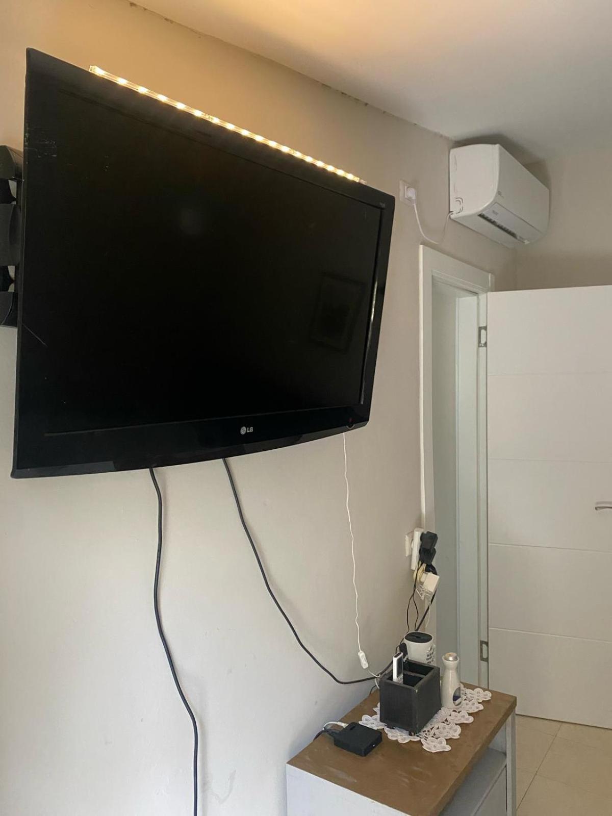 Apartmán דירת גן מרווחת במיקום מעולה עם נטפליקס חינמי Ma'ale Adumim Exteriér fotografie